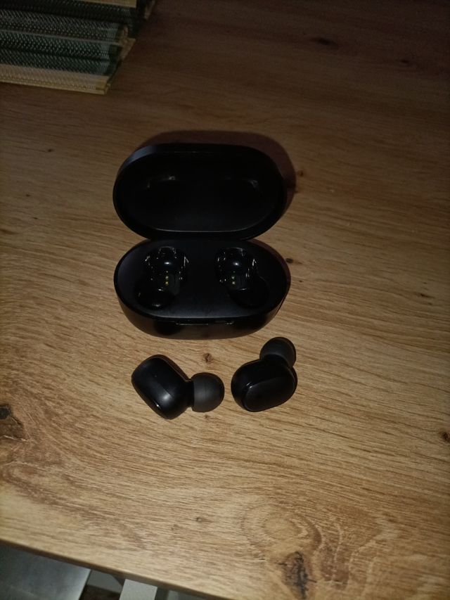Auriculares inalámbricos negros