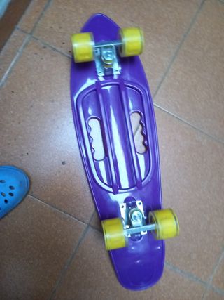 Monopatín/Skate Morado con Diseño