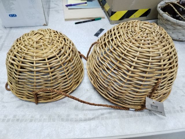 Cesto doble de mimbre para colgar