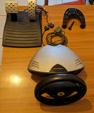 Volante e pedali Thrustmaster PS1/PS2
