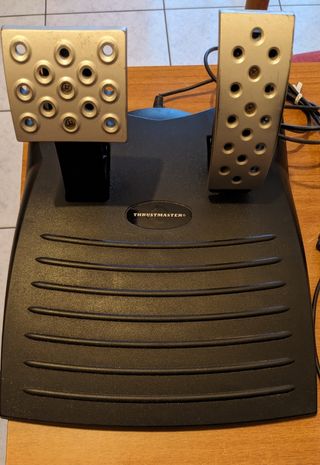 Volante e pedali Thrustmaster PS1/PS2