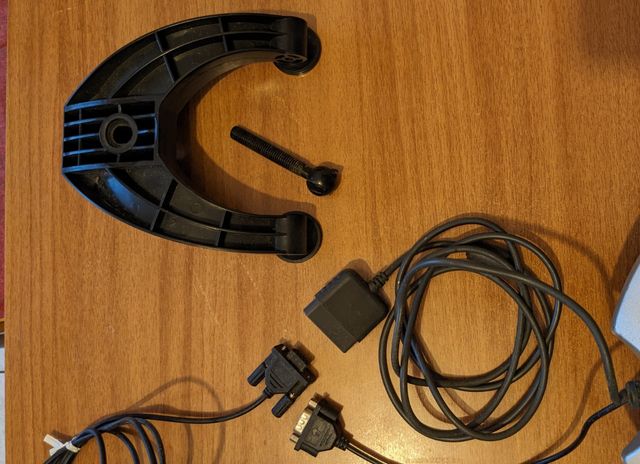 Volante e pedali Thrustmaster PS1/PS2