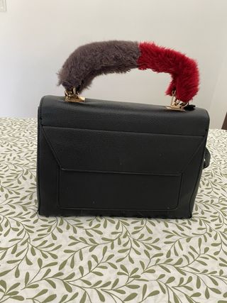 Bolso Negro PARFOIS con Asa Peluda
