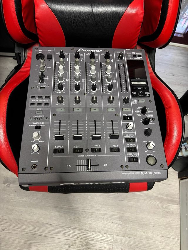 Mesa de mezclas Pioneer DJM-900 nexus