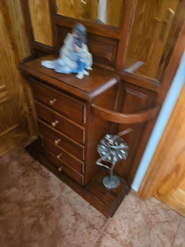 Entradita de madera con espejo