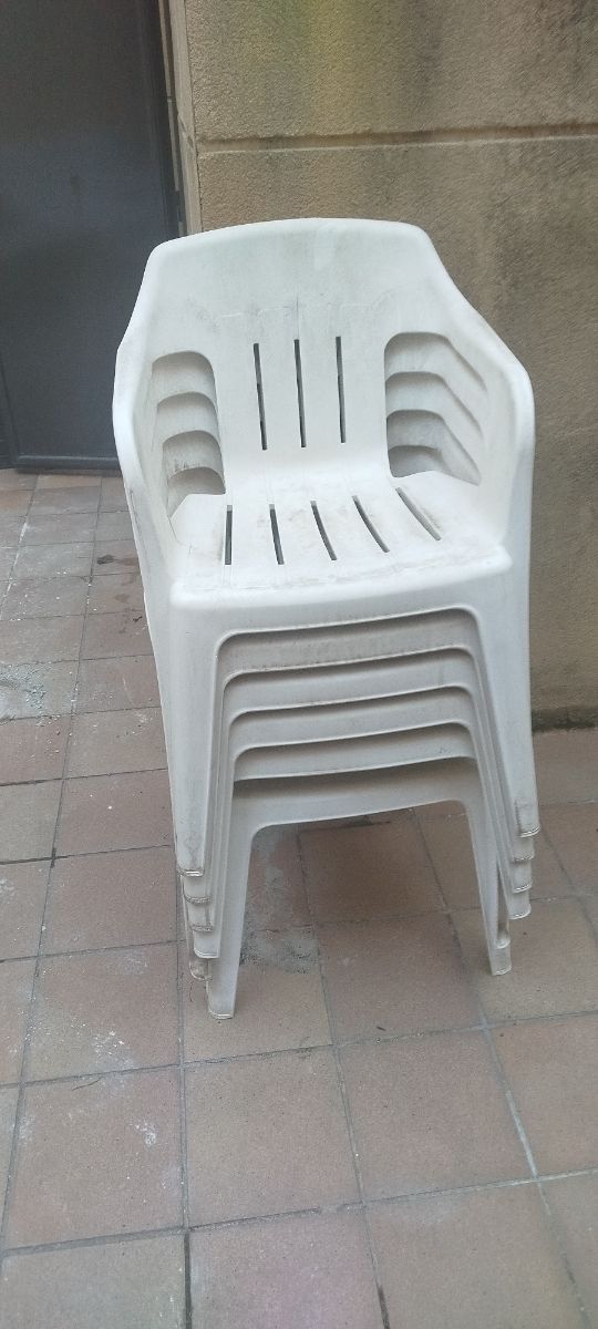Sillas de terraza apilables de plástico