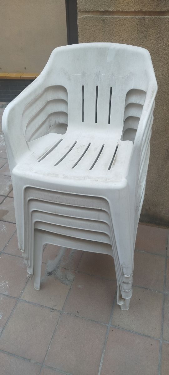 Sillas de terraza apilables de plástico