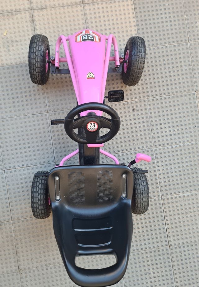 Kart a pedales rosa para niña
