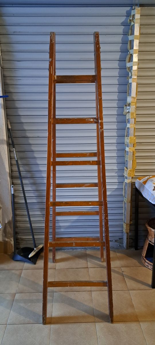 Escalera de madera 6 peldaños