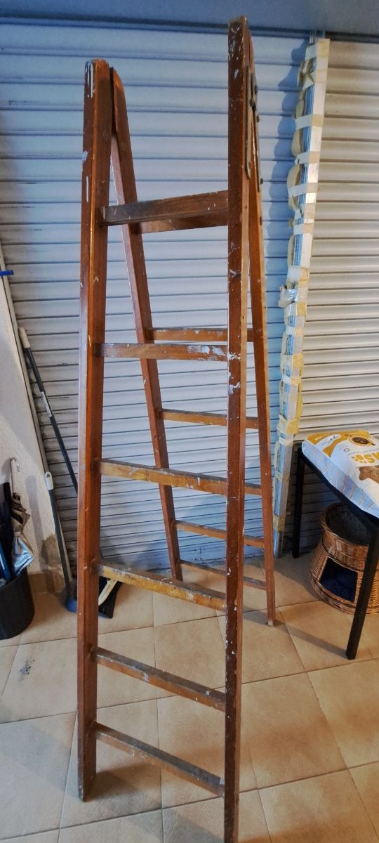 Escalera de madera 6 peldaños