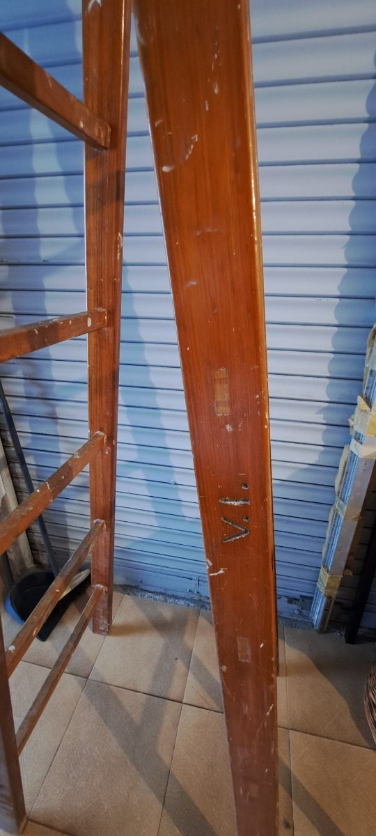 Escalera de madera 6 peldaños