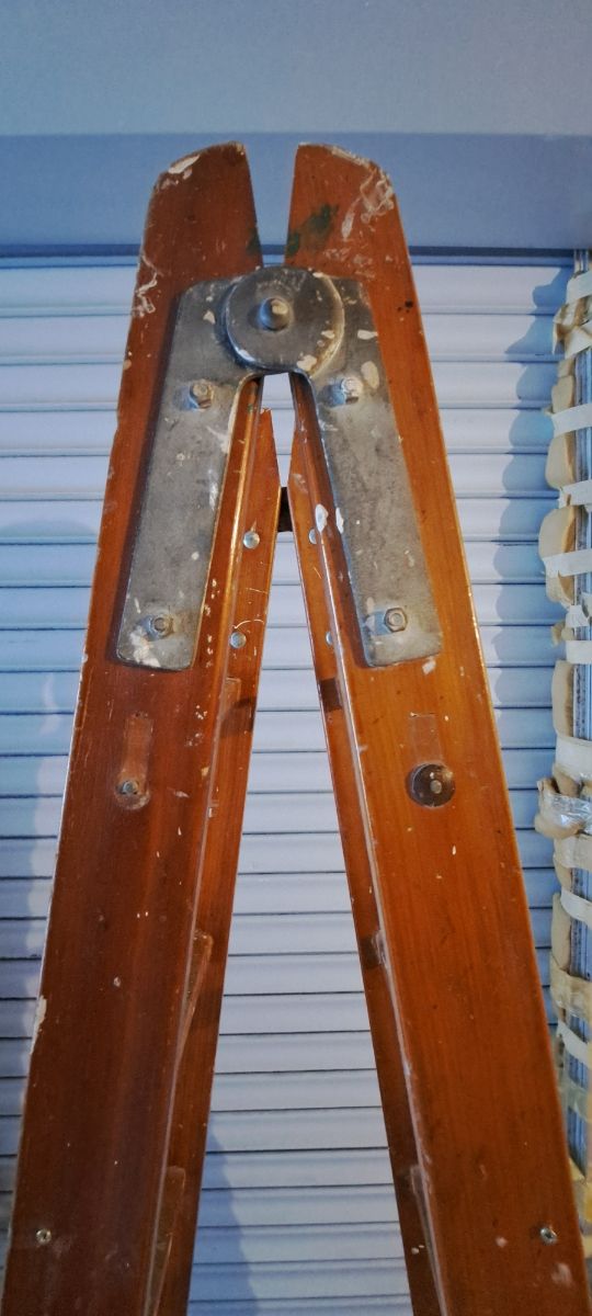 Escalera de madera 6 peldaños