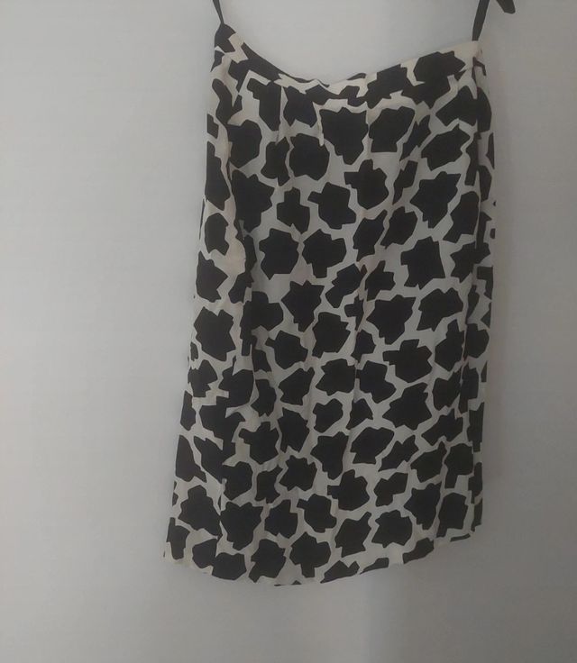 Falda estampada blanco y negro