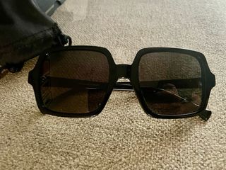 Gafas de sol cuadradas negras