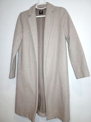 Abrigo Zara gris