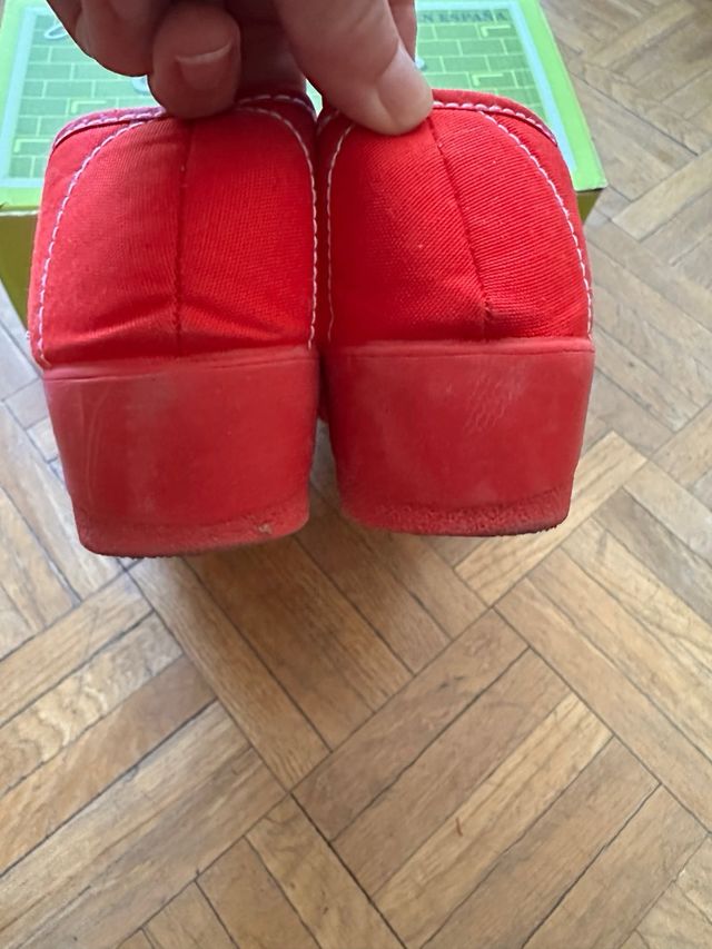 Zapatillas de casa Chapines rojas