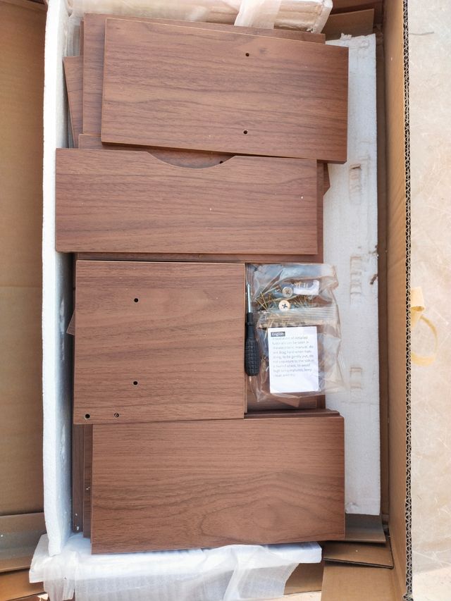 Librería árbol de madera