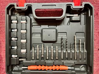 Taladro Percutor a Batería con Accesorios