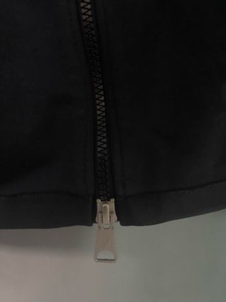 Sudadera Jordan Negra con Logo Rojo