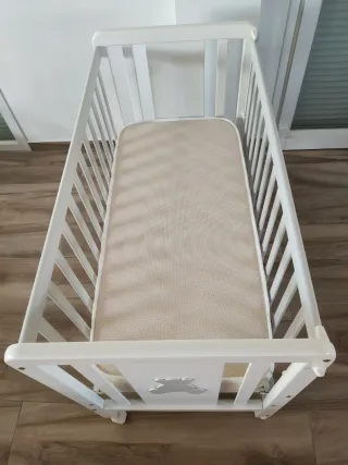 Cuna de madera Blasi Bed.