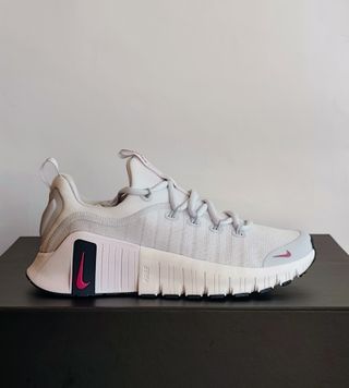 T38 - Nike Free Metcon 6 - Football Grey