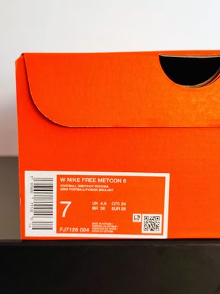 T38 - Nike Free Metcon 6 - Football Grey