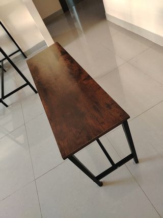 Mesa comedor con bancos incluidos