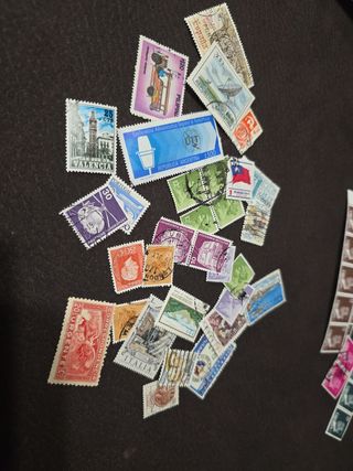 Lote de sellos de varios países.