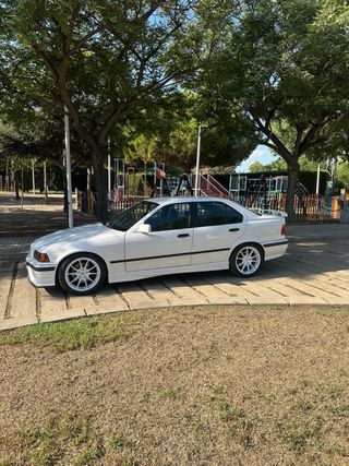 BMW Serie 3  e36 berlina 