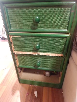 Cajonera de mimbre verde