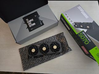 Zotac RTX 5070 Solid 12GB Tarjeta 