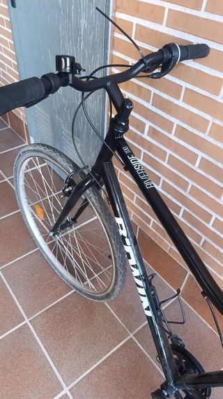Bicicleta de paseo trekking - todo camino