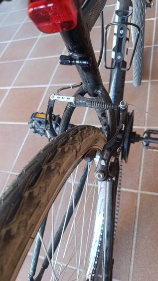 Bicicleta de paseo trekking - todo camino