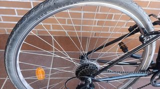 Bicicleta de paseo trekking - todo camino