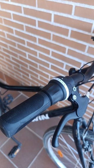 Bicicleta de paseo trekking - todo camino