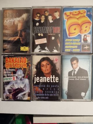 Cintas de varios cantantes originales.