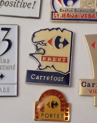 Pins Carrefour colección