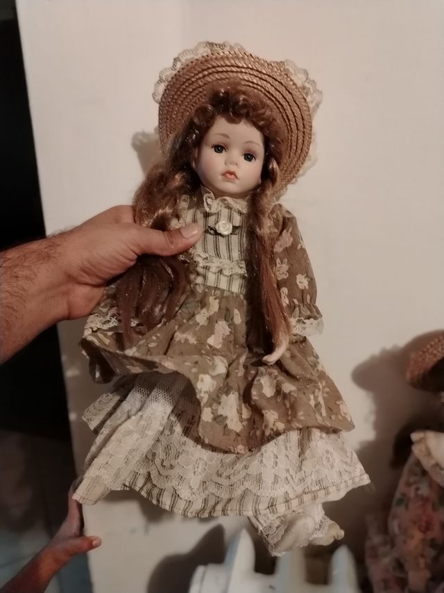 Bambole da collezione in porcellana