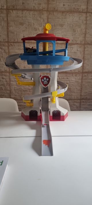 Torre de Vigilancia Patrulla Canina