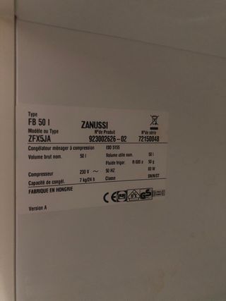 Congelador vertical  medidas 53x53x56