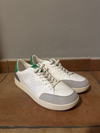 Zapatillas Munich Xcourt blancas y verdes.