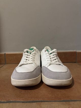 Zapatillas Munich Xcourt blancas y verdes.