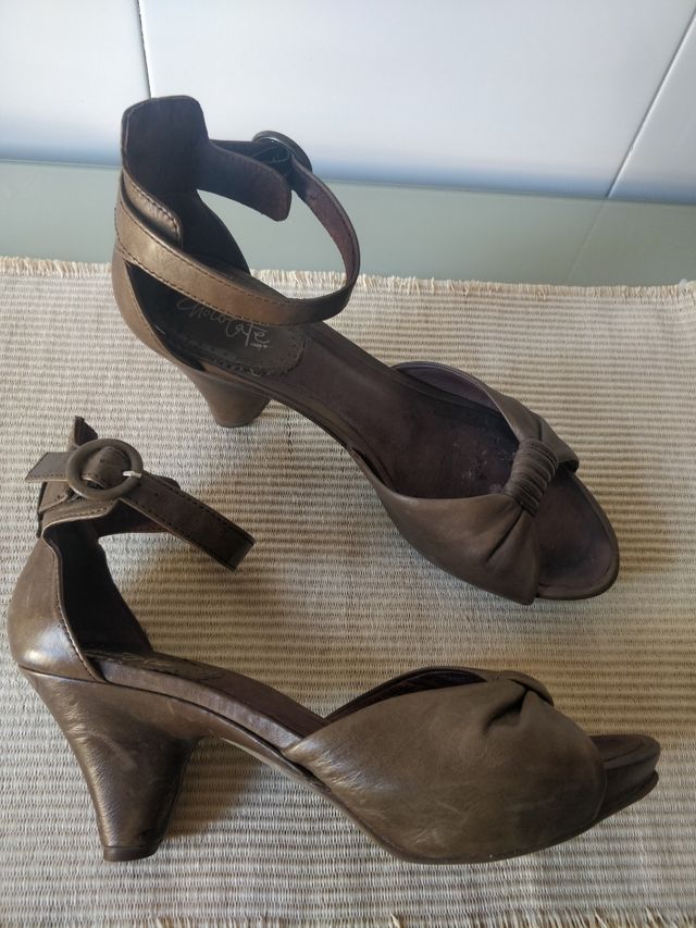 Sandalias de piel marrón 39