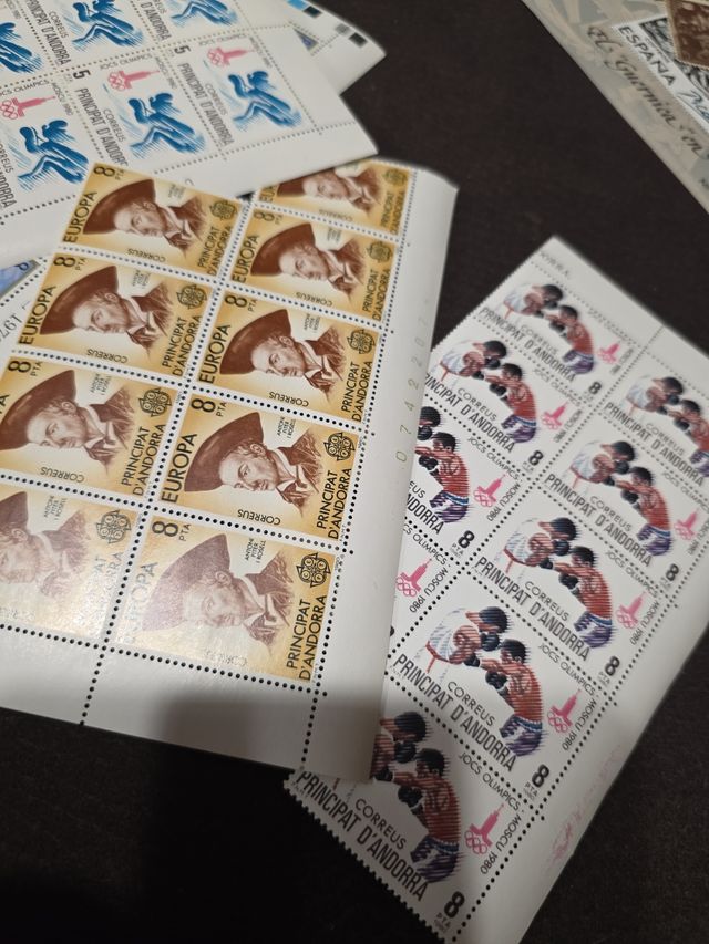 Lote Sellos Andorra 13 planchas + sueltos