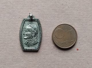 Lote de medallas religiosas