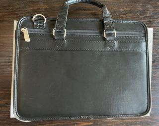 Maletín Targus Cuero Laptop Negro