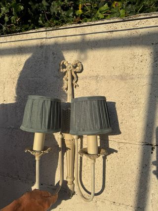 Lámpara de pared beige y gris