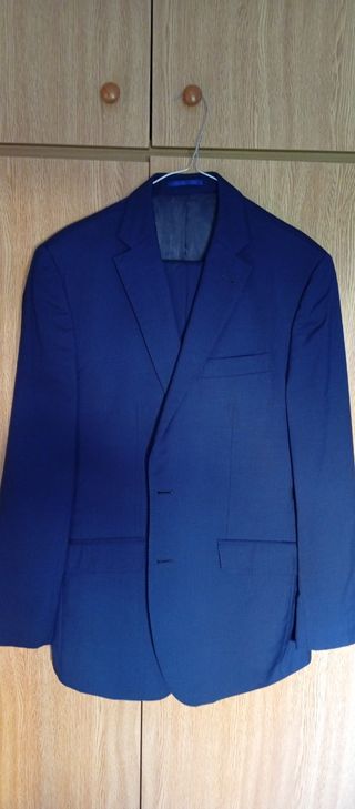 Traje de hombre azul