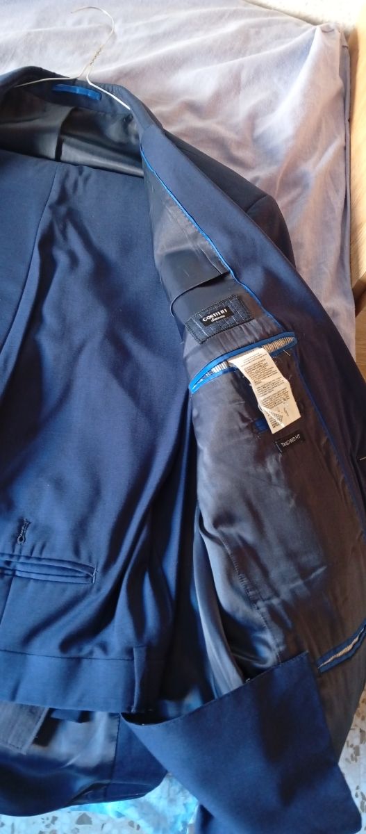 Traje de hombre azul