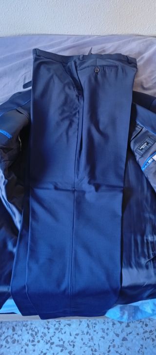 Traje de hombre azul